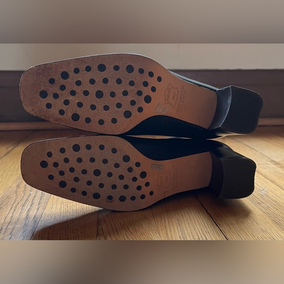 Stuart Weitzman Black Leather Boots.Excellent like new condition!Size 7.5 Narrow - Picture 6 of 7